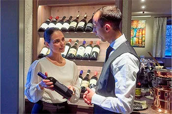 Sommelier-Weinverkostung im italienischen Restaurant in Bad Tölz