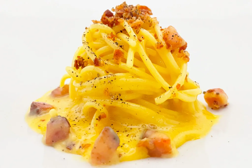 Spaghetti Carbonara im italienischen Restaurant Bad Tölz neu interpretiert